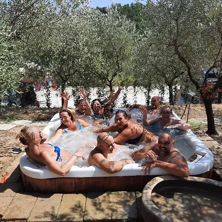 Agricamping Poggio Ai Pini Wine Campeggio